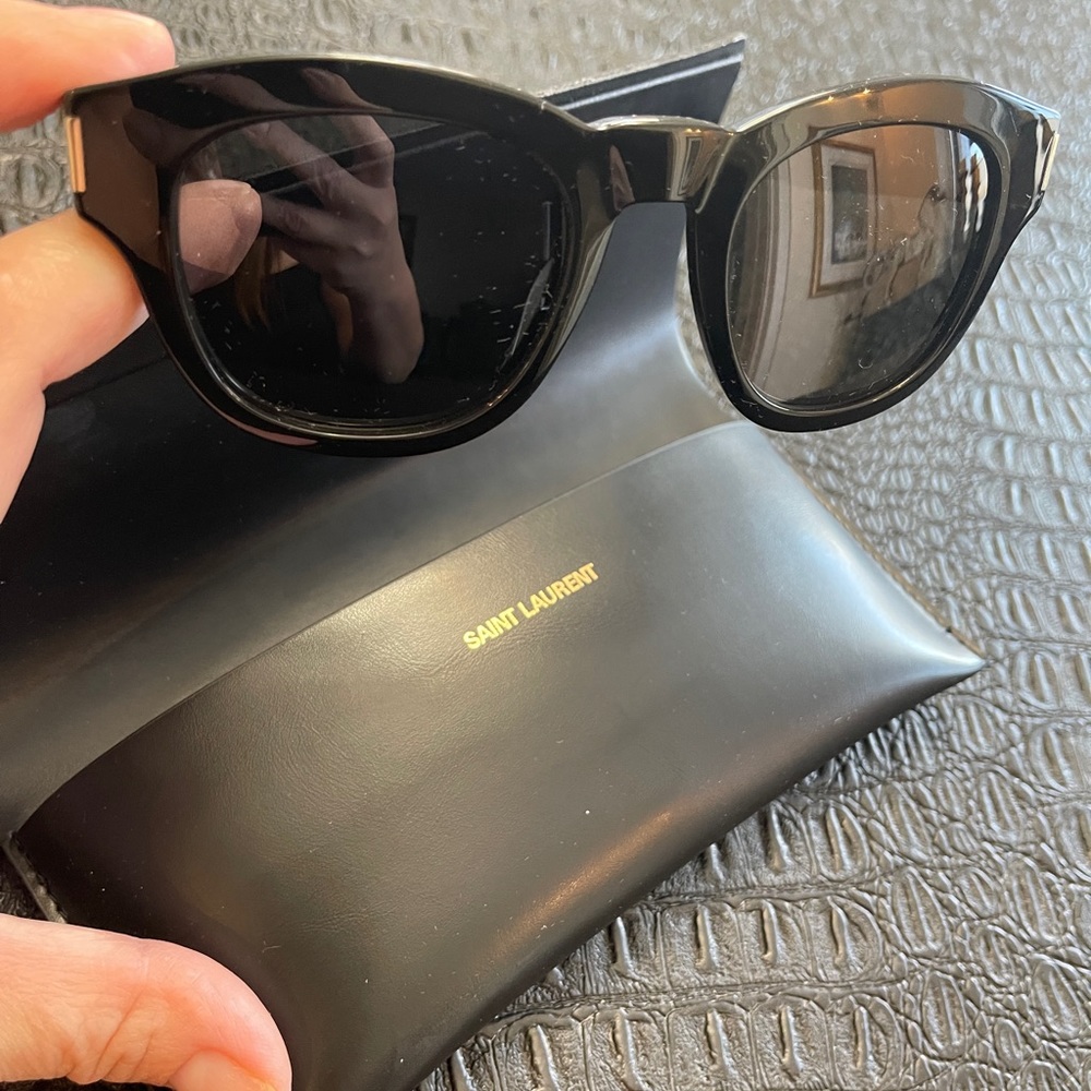 Saint Laurent Black Sunglasses Bold.                    #2 001 49 23-140
